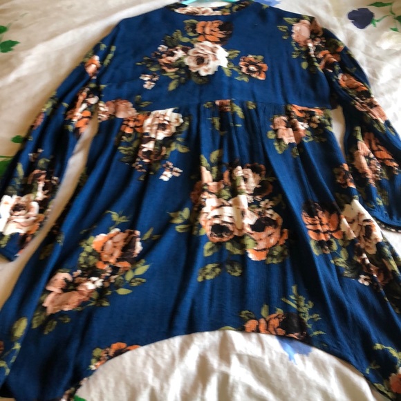 Dress - Picture 2 of 5